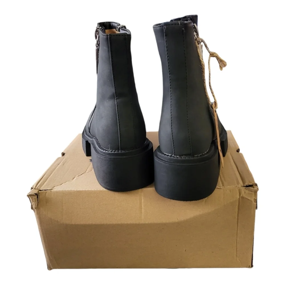Seven7 Vault‎ Black platform boot Womens Size 9 New